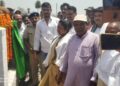विधायक की अनुपस्थिति में ग्राम प्रधान ने किया सड़क का शिलान्यास।